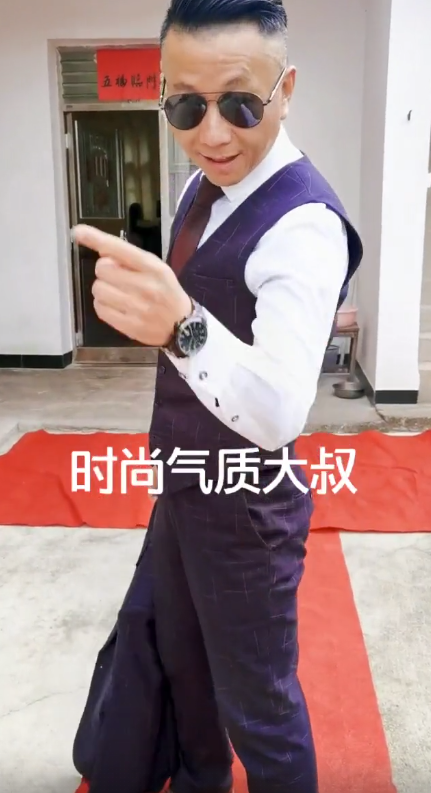 爱表演的生哥：模仿老太太走红圈粉400万，被赞“第二个宋小宝”