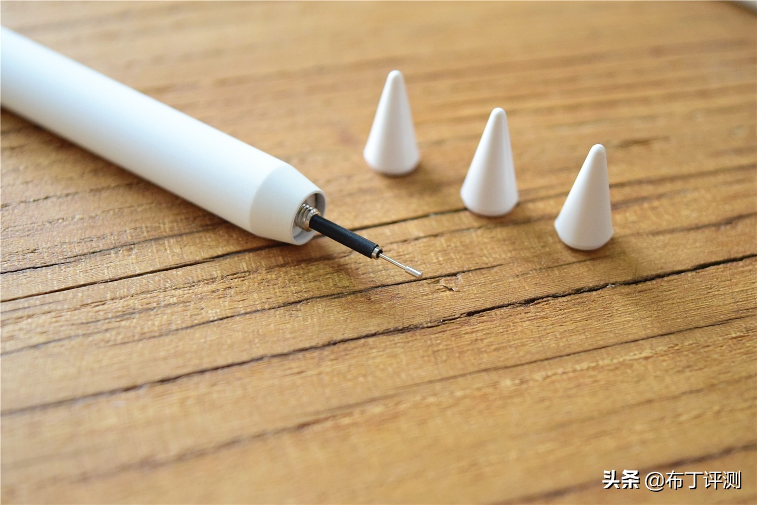 媲美Apple Pencil的手写笔，南卡电容触控笔评测