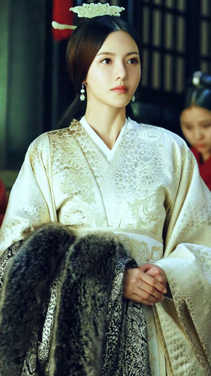 冷艳美人张芷溪