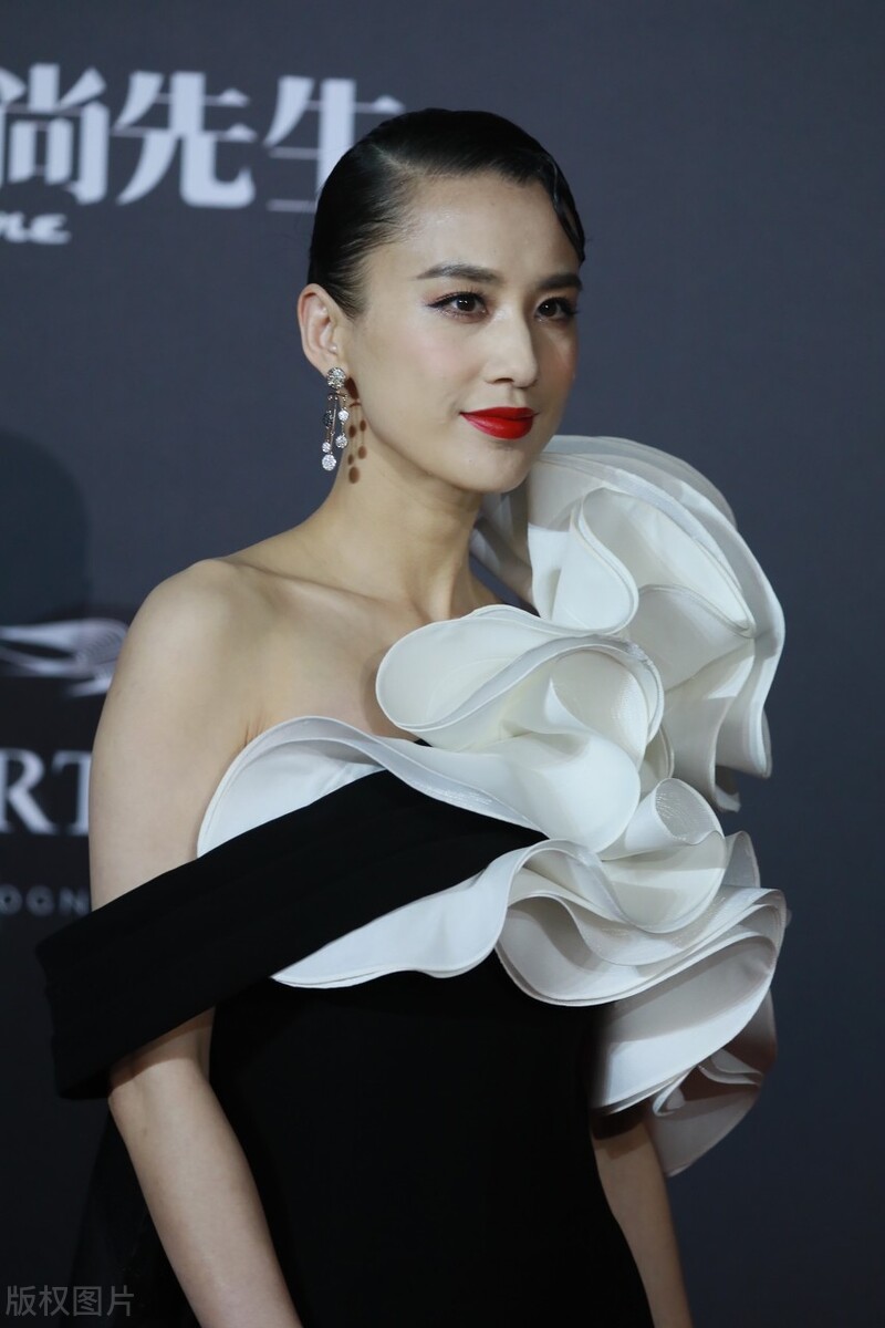 黄圣依超大花朵