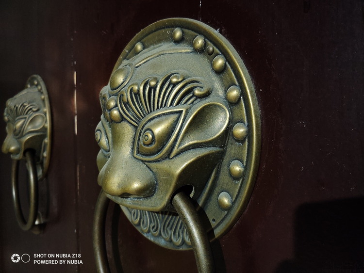 系统升级会“负优化”拍照？我们测了两台手机