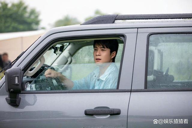 露营状况百出，韩东君一展成熟男人风范，频频化解难题成“团宠”