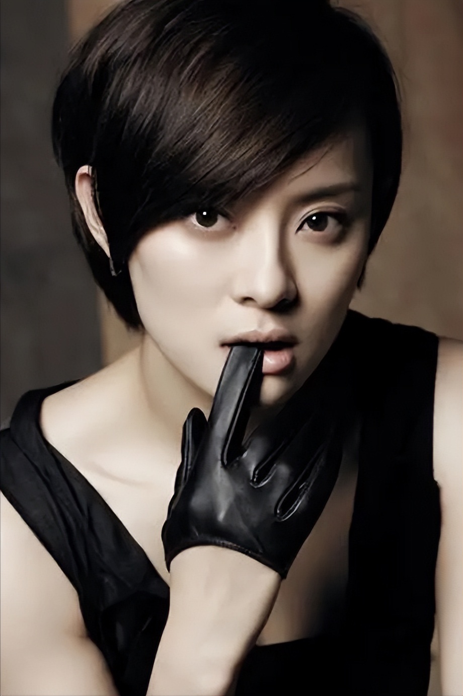 “富婆娘娘”孙俪，因一部戏一跃成为超一线，童年却如此不幸