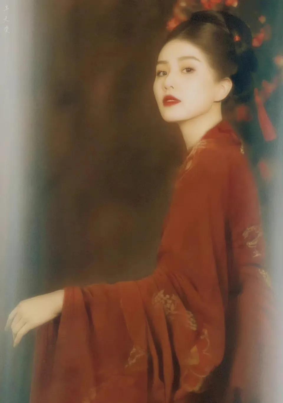 景气丨刘诗诗刘宇宁合作新剧再夺冠，杨紫成毅《沉香如屑》狂涨