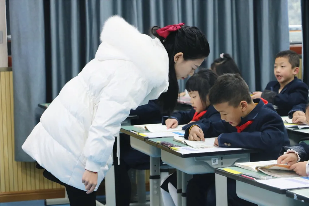 双流实小外国语学校丨实外教师展风采 教研结合共提升