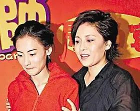 《古惑仔》3人组再聚，早已忘却当年恩怨，陈小春开口叫“大哥”