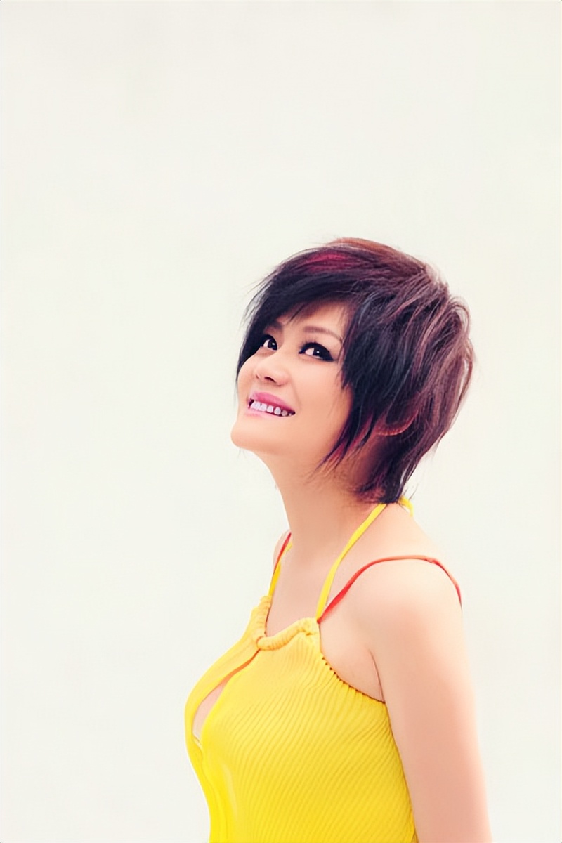 何静离婚14年:她带女儿苦度光阴,前夫在高墙内再唱"铁窗泪"