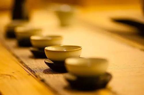 得失辩证法！高考作文参考范文《超越得失，通达人生》