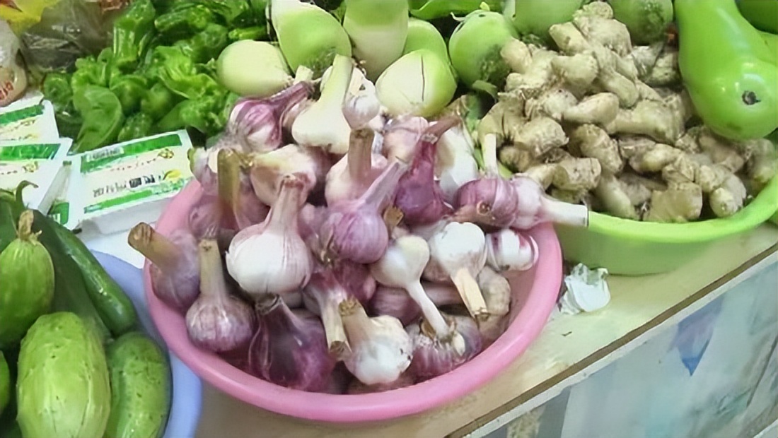 一种吃了会让人变臭的食物，却对身体健康有益，你可以考虑吃点