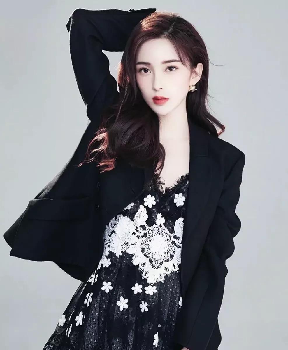 赵樱子日常穿搭