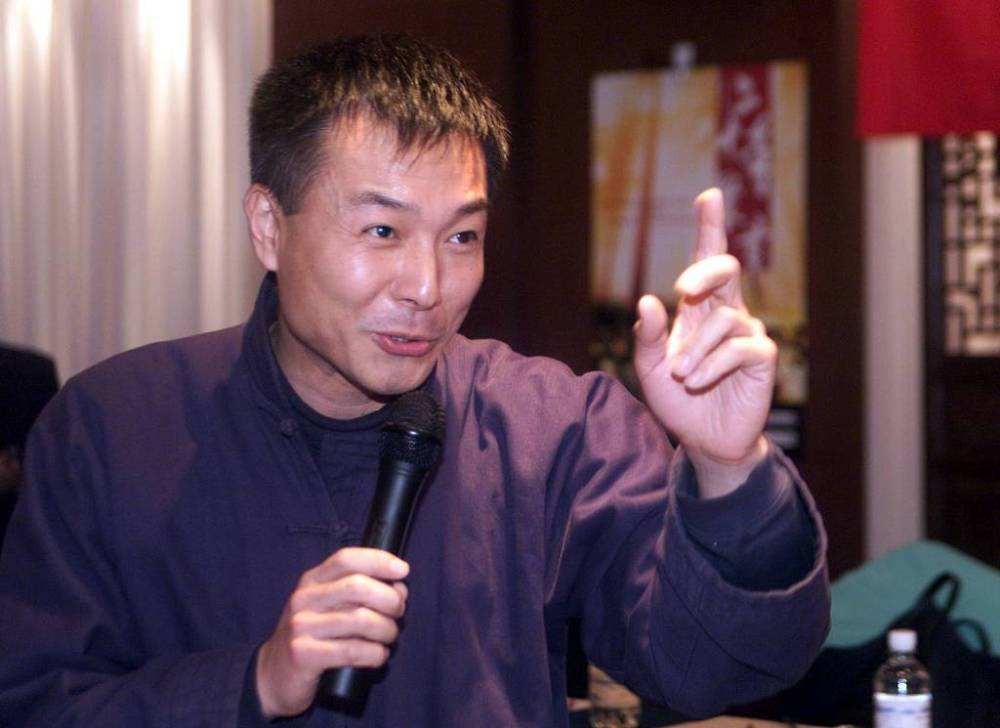 “老戏骨”谢园：至死无儿女送终，小娇妻邱悦后悔丁克了吗？