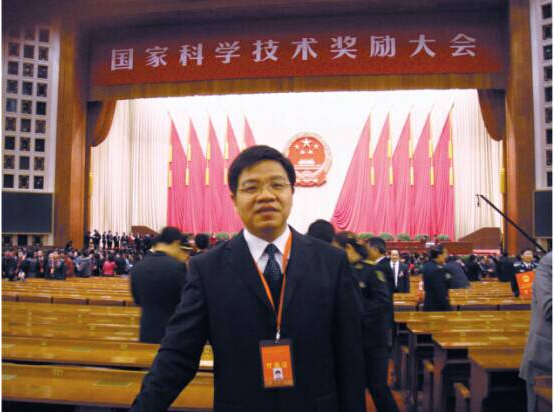 5年一选！这13人先后登上人民大会堂，获这一最高荣誉，还是校友