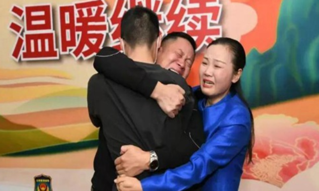 奶奶给孙卓5样新年礼物，孙卓感动不已，家人才是最宝贵的财富