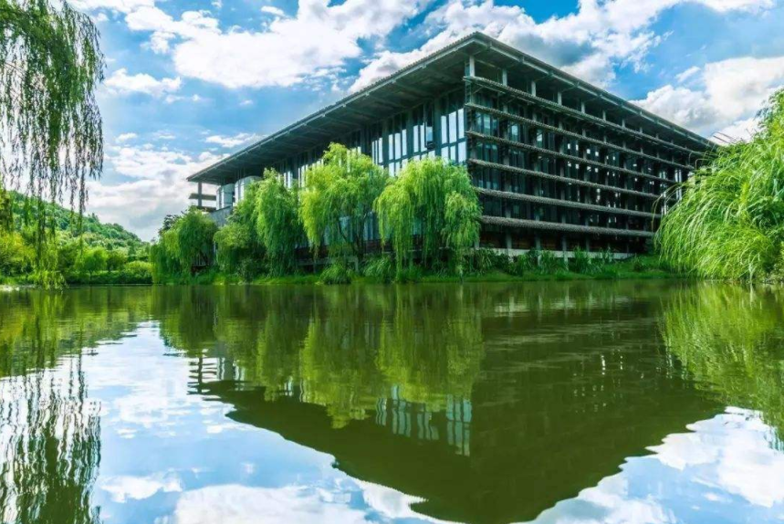 8大美院校园风光大PK，国美、川美最有特色，你最想上哪一个？