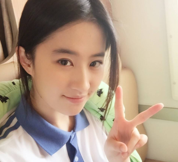 十大校花排名重新洗牌，武大校花存在争议，徐璐上榜实至名归