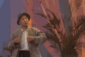 主持人抢话、演员笑场，这8届央视春晚的失误，堪称“灾难现场”