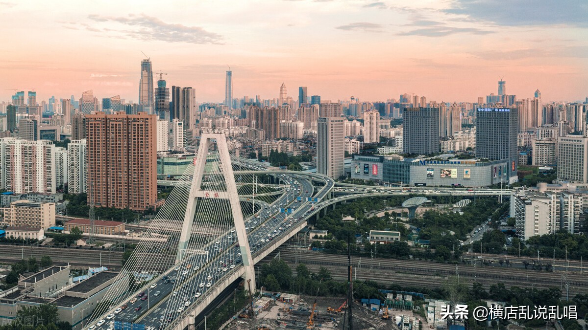 武汉楼市的危机，回不去的房价，人口暴增的武汉，武汉楼市的潜力