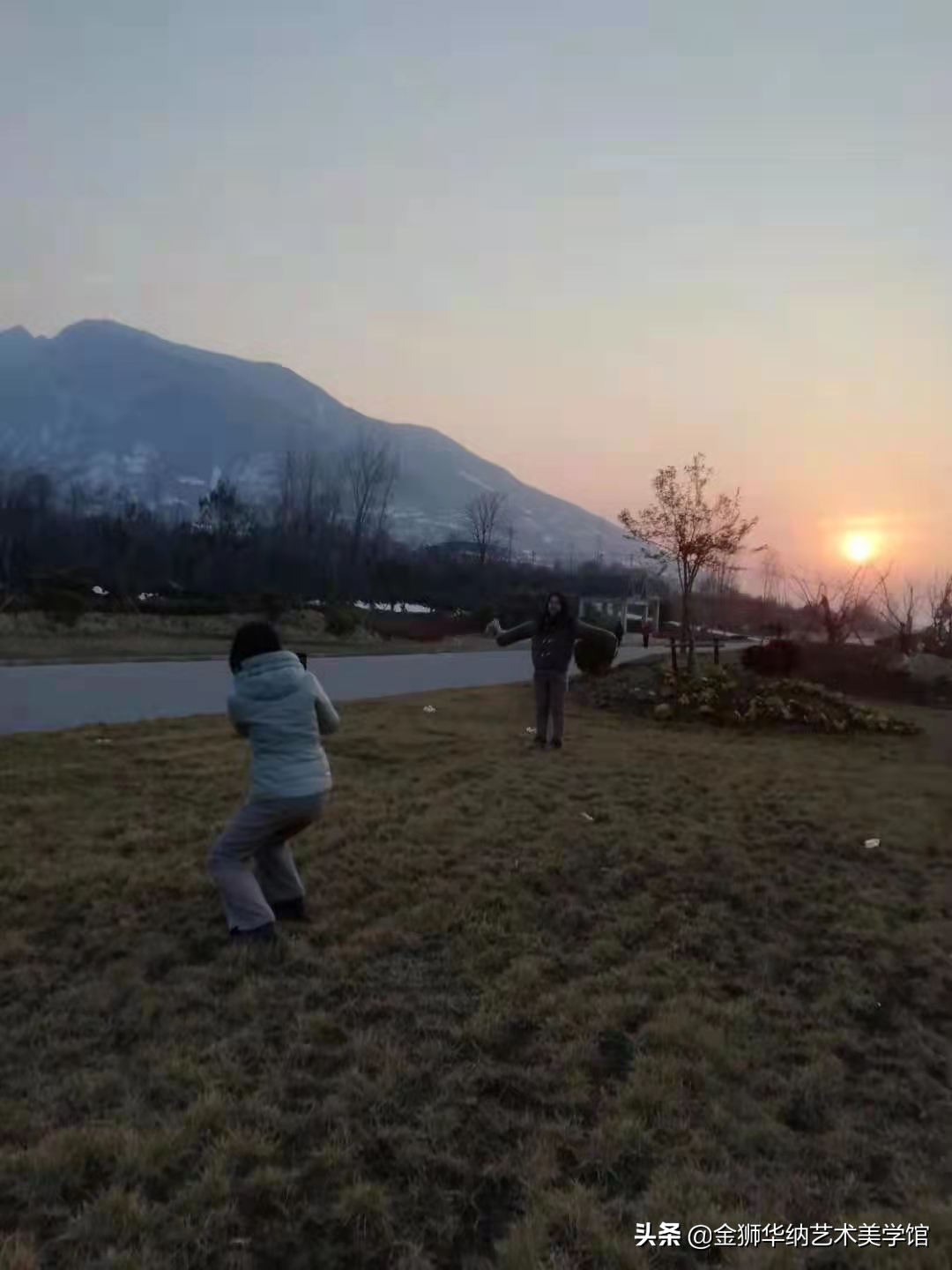 画家朱雅萍女士山水作品（华山写生）系列赏析《十》