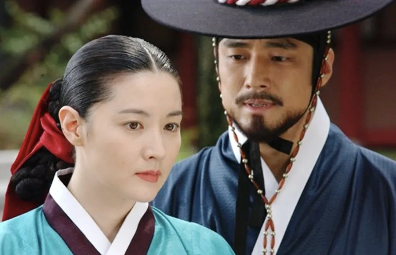 51岁李英爱绝美冻龄！“大长今”嫁入豪门13年，11岁龙凤胎颜值高