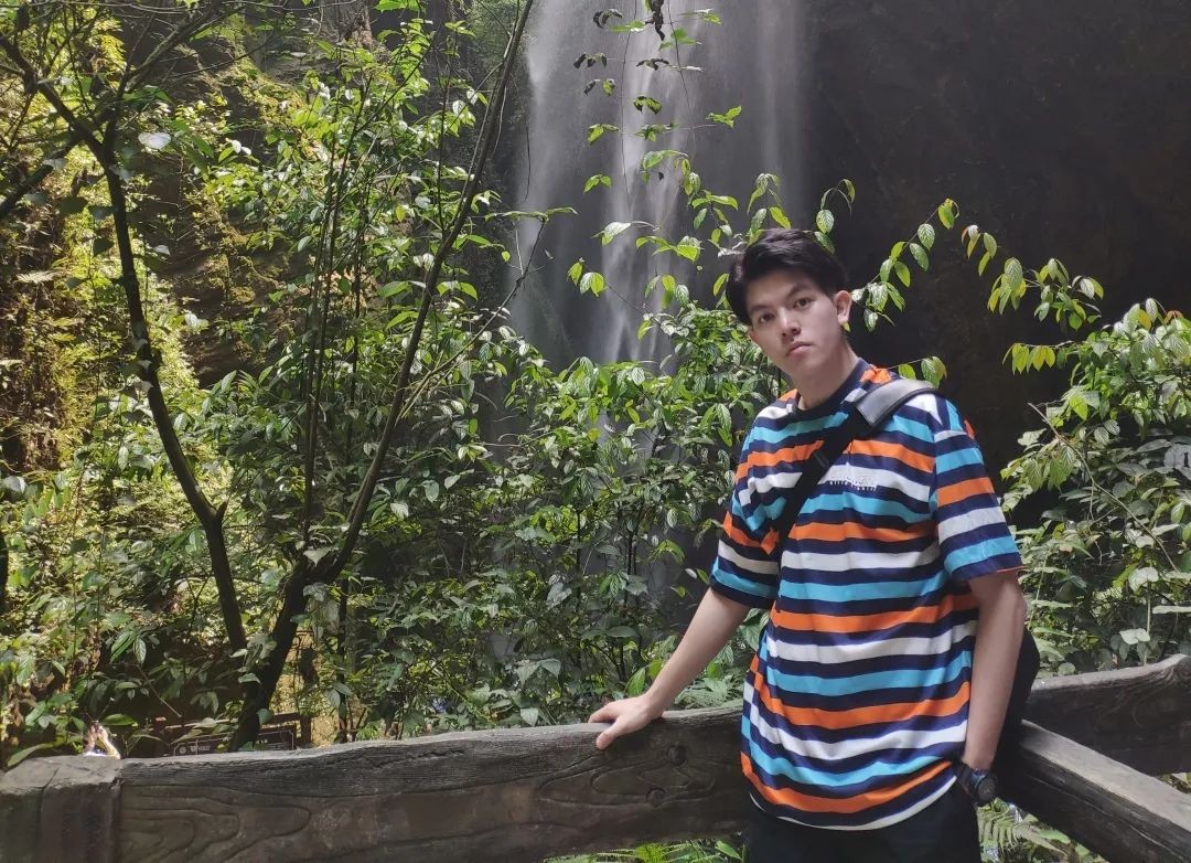 连发2篇论文，综合排名第一！重庆“高能”学霸拿下国奖，直博政法名校！