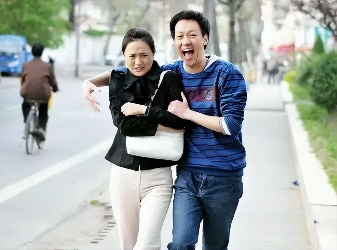 49岁的辛柏青，与妻子相濡以沫29年无绯闻，配得上德艺双馨的称号