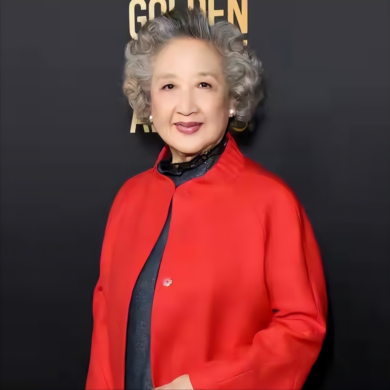 看了这4位老艺术家的发型,就知道时尚不分年龄,选对发型太重要