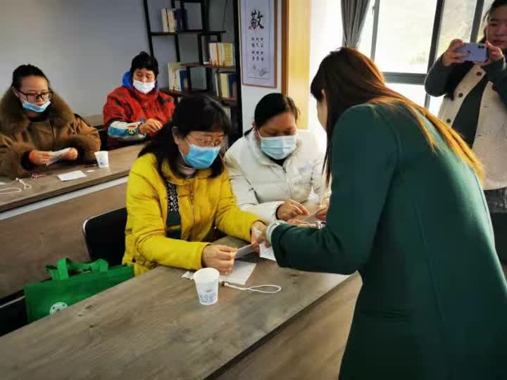 “送技能进社区”！扬州市残联为梅岭街道28名残疾人送培训