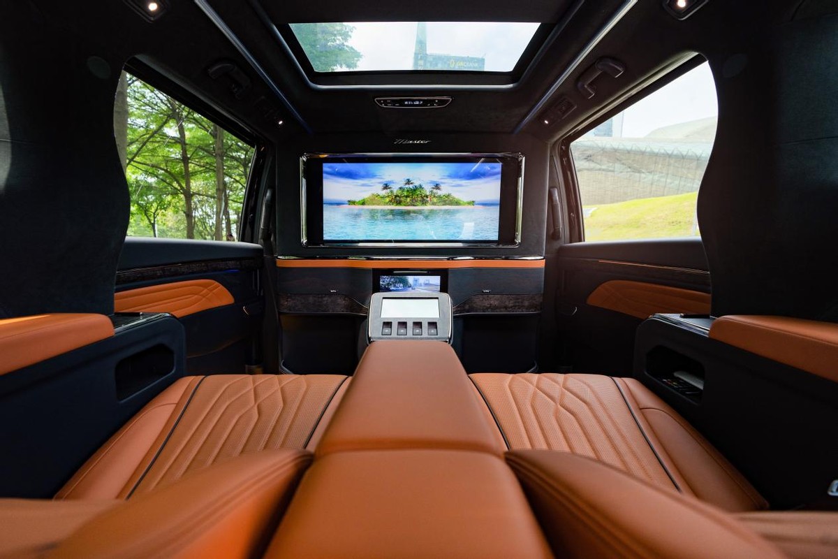 豪华MPV登峰“第一车”，原来MPV还能这么玩？