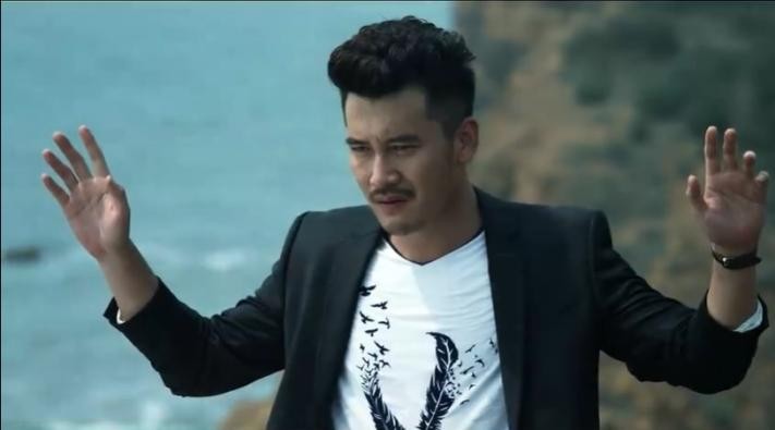 好友到幕后boss，靳东看到王梓权真的不会跳戏吗？