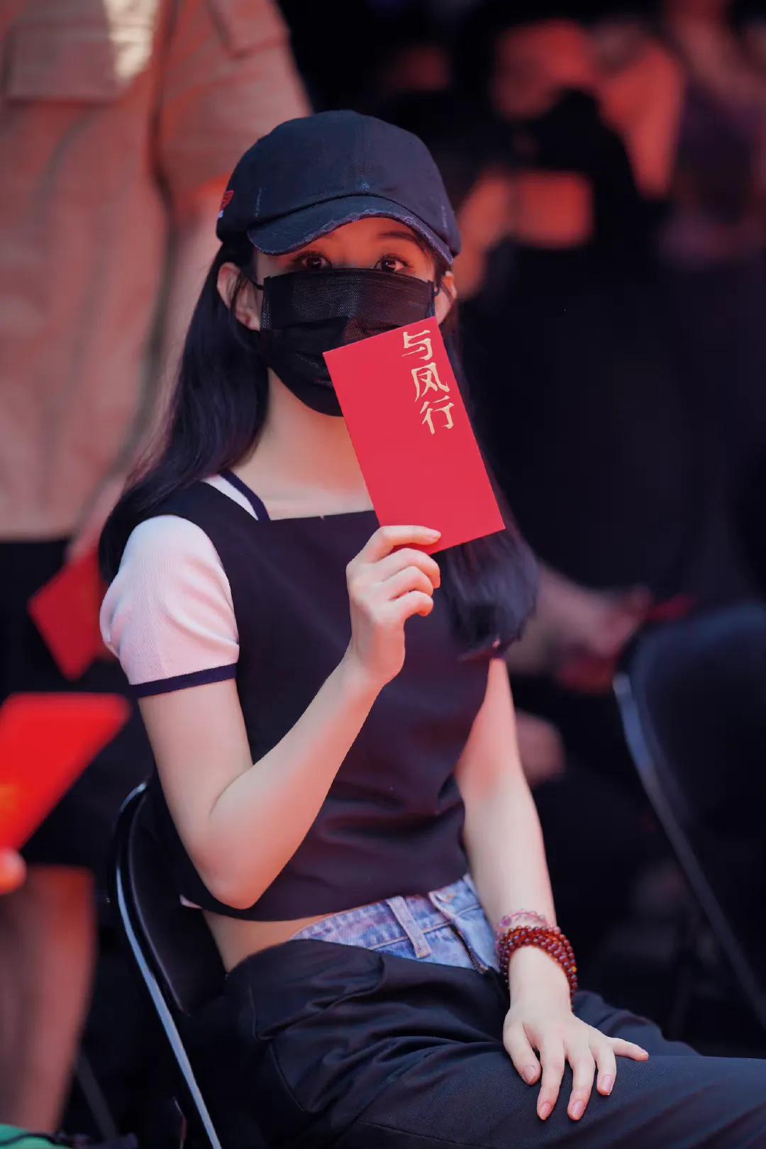 赵丽颖近期穿搭