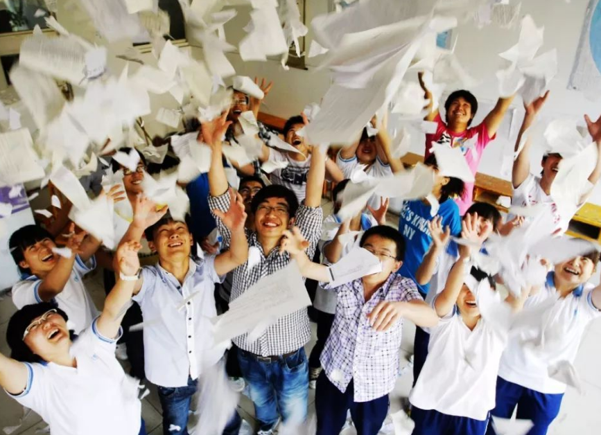 今年高考生的好消息，2022或成为“高考小年”，分数线有望下降