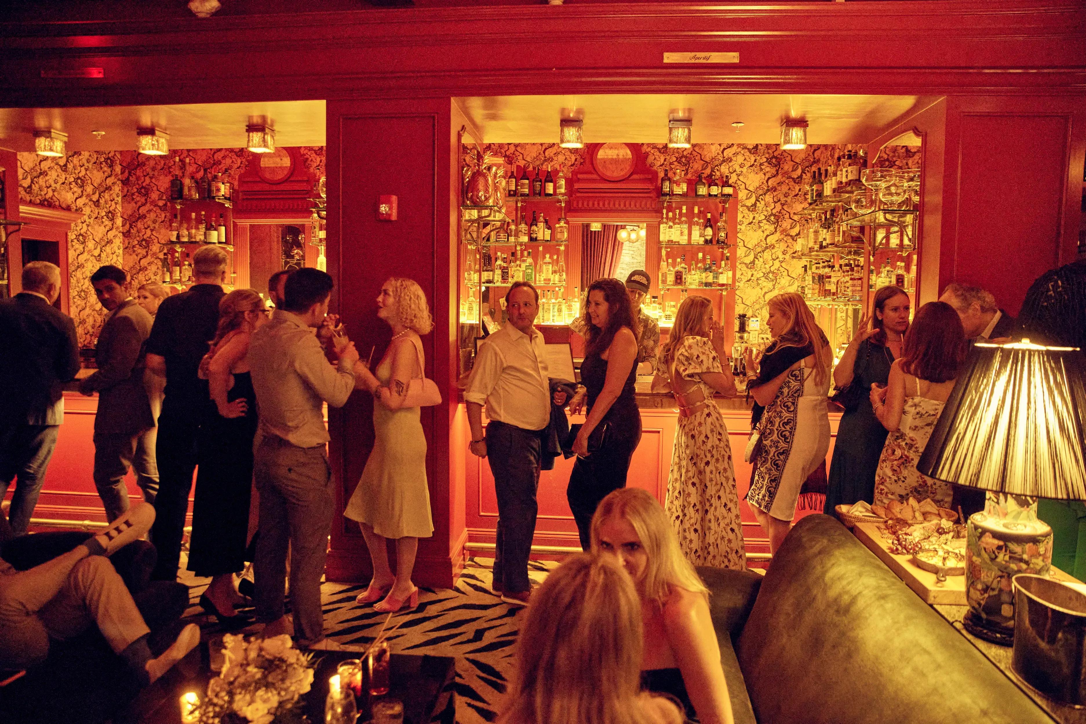 亚历珊德拉•达达里奥跟男友结婚了！俩人浪漫甜蜜婚礼照让人嫉妒