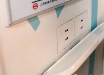 “最美车站”现身，2022上海网红打卡圣地，乘着地铁去旅行...