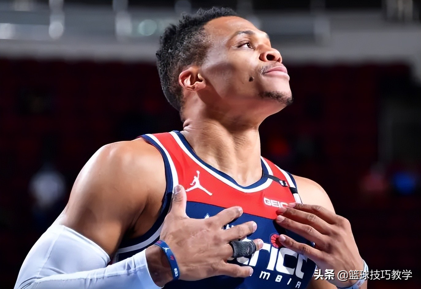 nba交易为什么都要首轮签(湖人正式报价！3换1！湖人想用威少 2首轮签换比尔)