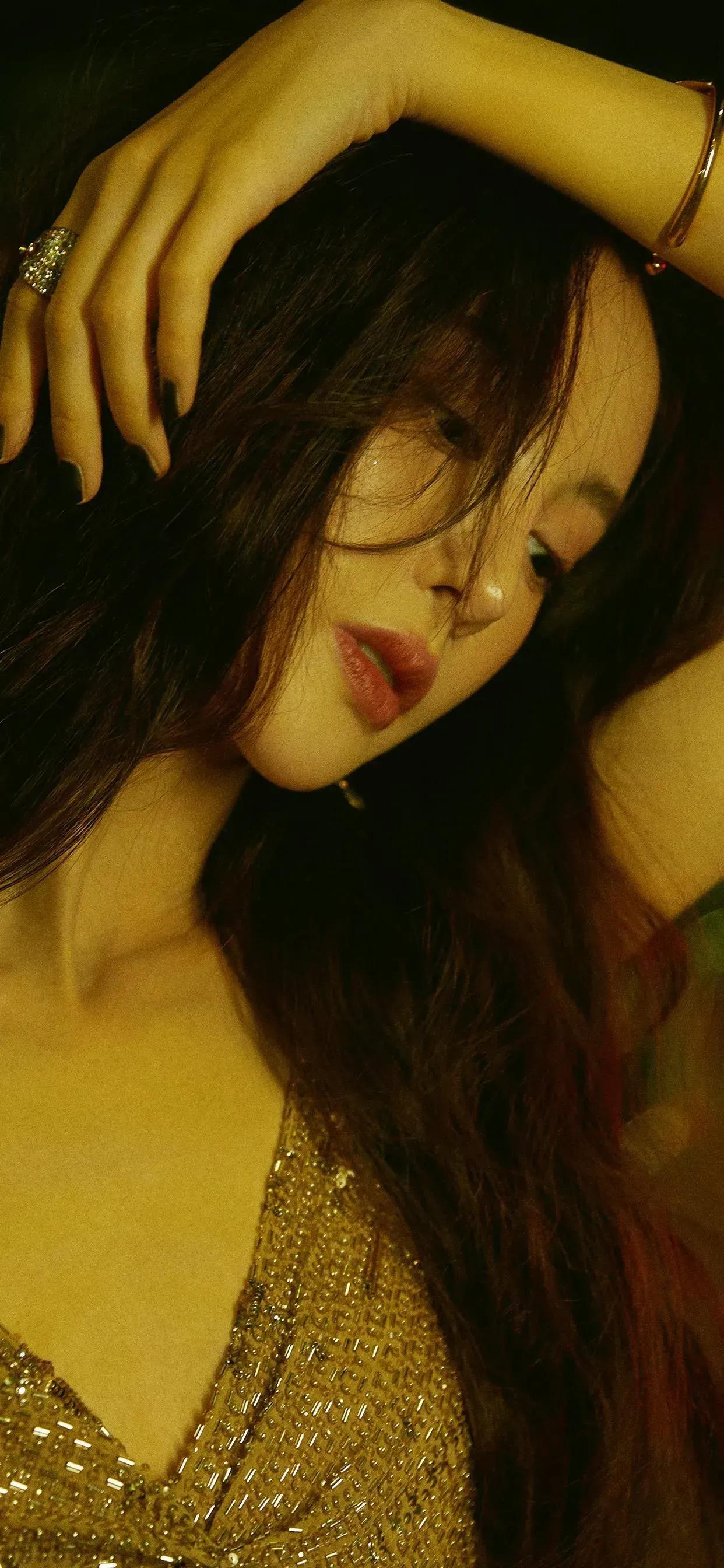 金晨迪丽热巴古力娜扎上演霓虹灯下的极限魅惑，这谁能抵挡得住呀