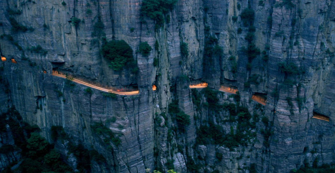 中国最难修建的五条道路，有的修了半个世纪，有的耗资近300亿