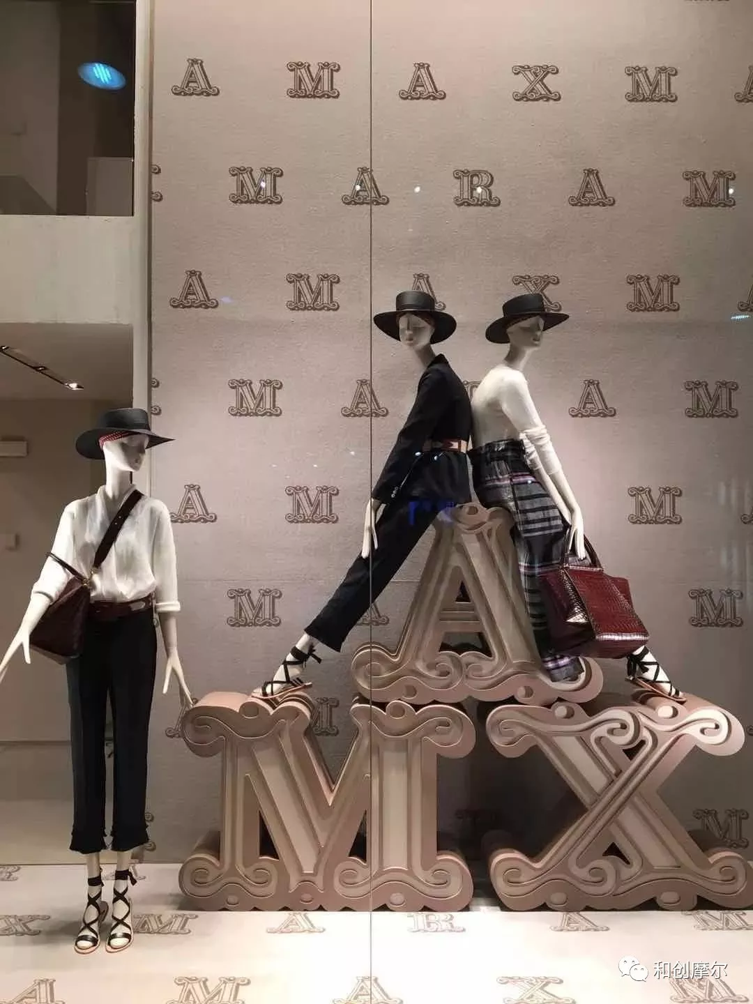 品牌策略包括：品牌定位、品牌形象、品牌传播和品牌延伸。
