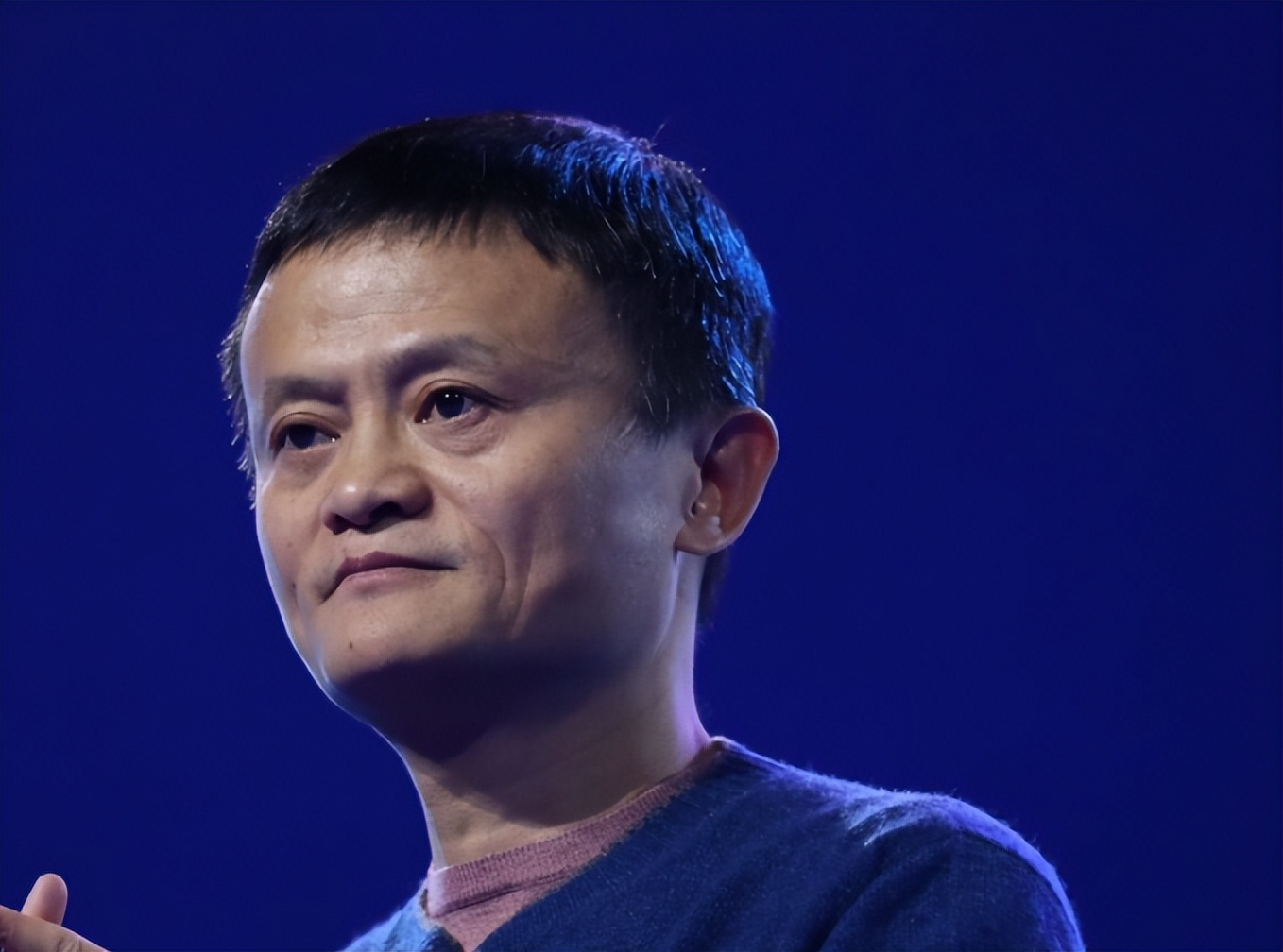 马云：24岁大学毕业，普通人到首富，再回首才发现他成功是必然的