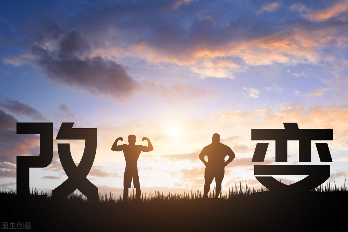 《张爱玲传》：黑暗的童年里，我自己就是光