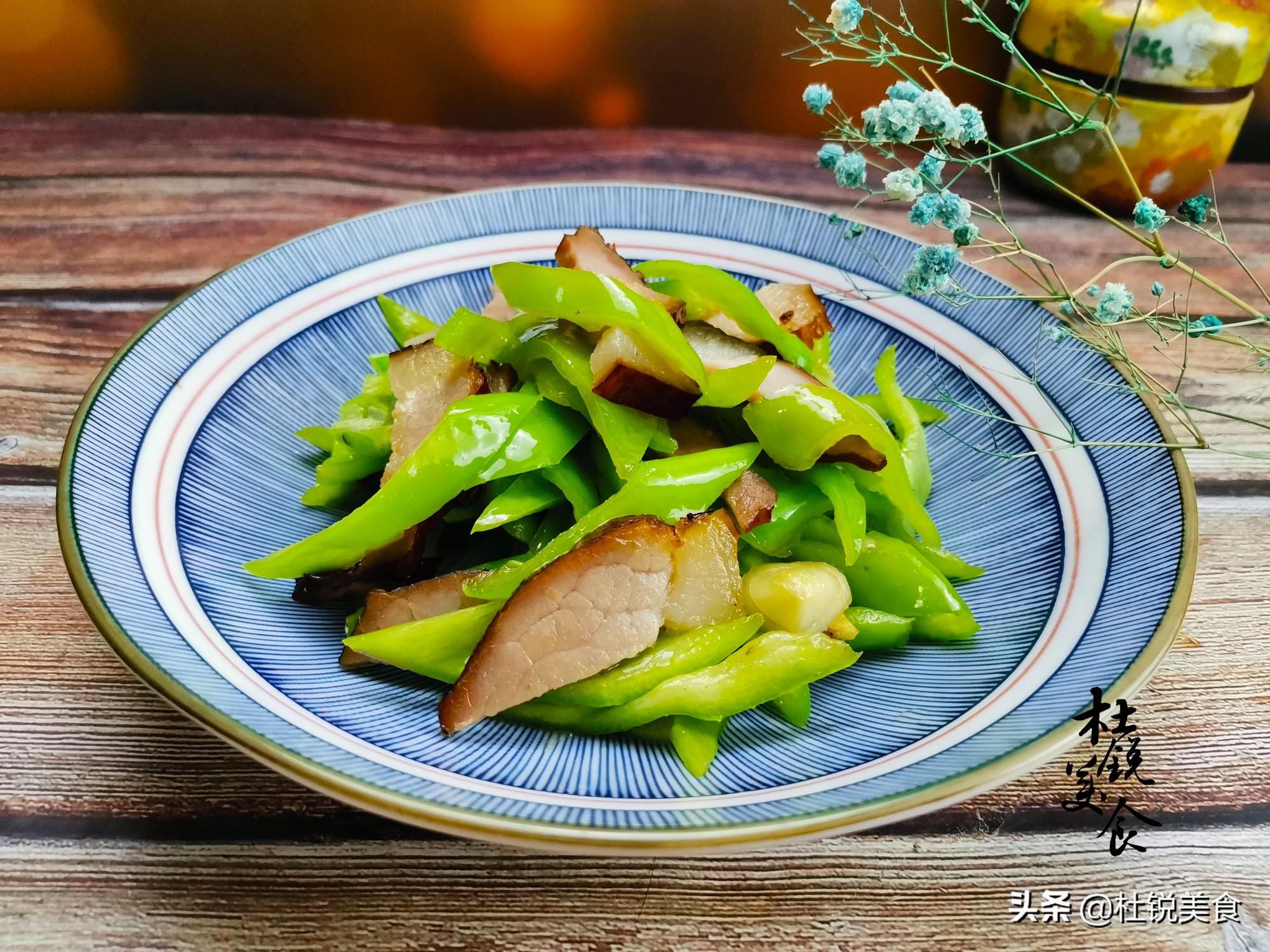 给你1大碗米饭，里面9道菜只能选1种，我选黄焖鸡，你怎么选