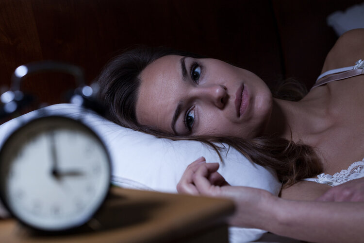 经常睡到半夜3、4点醒，再难入睡是怎么回事？多数是3个原因引起