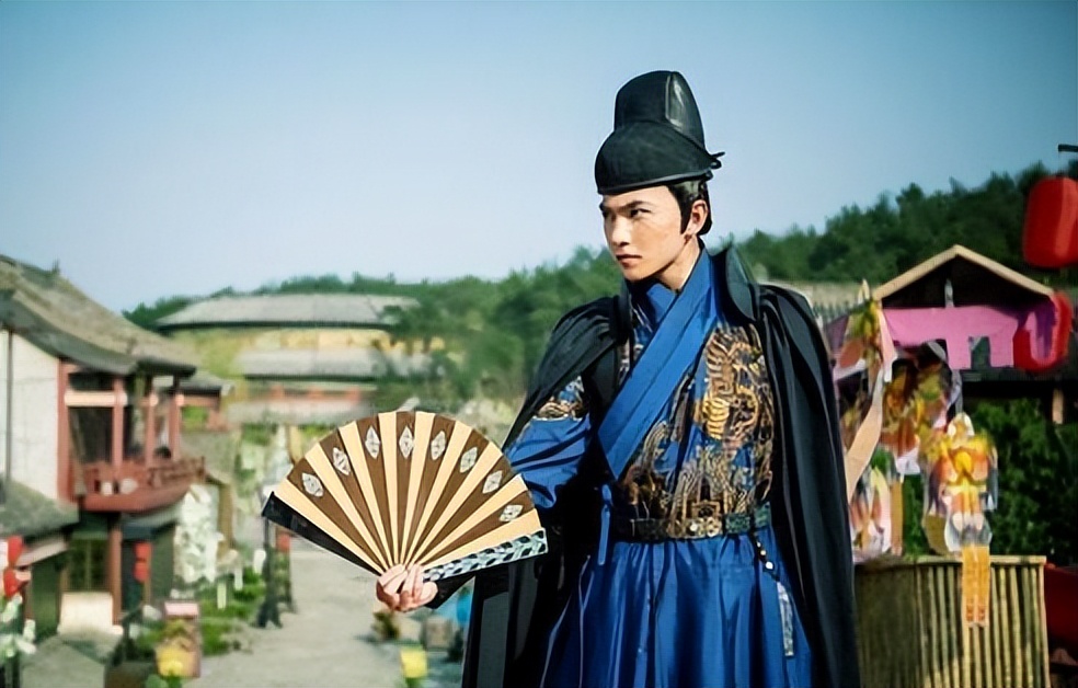 穿飞鱼服我只服这11位男星！穿上后个个化身为万人迷，霸气侧漏