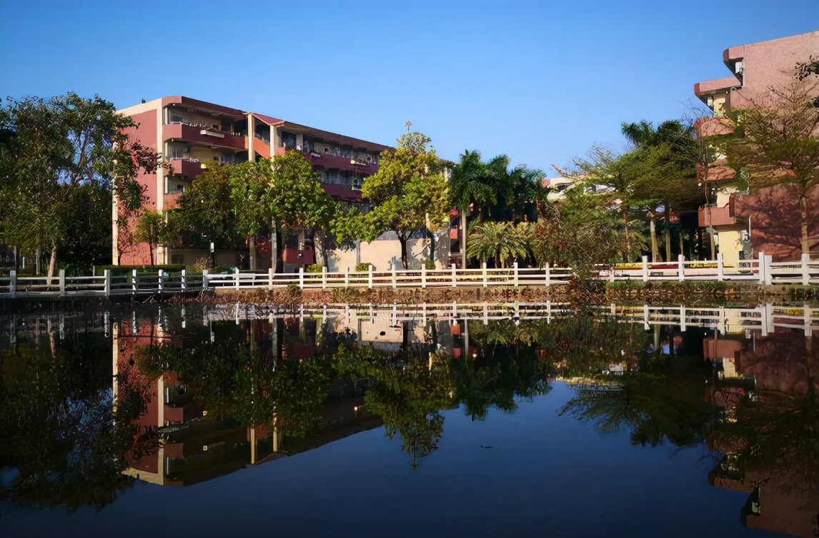 民办二本和公办二本的差别，两者截然不同，幸亏当初没有选错