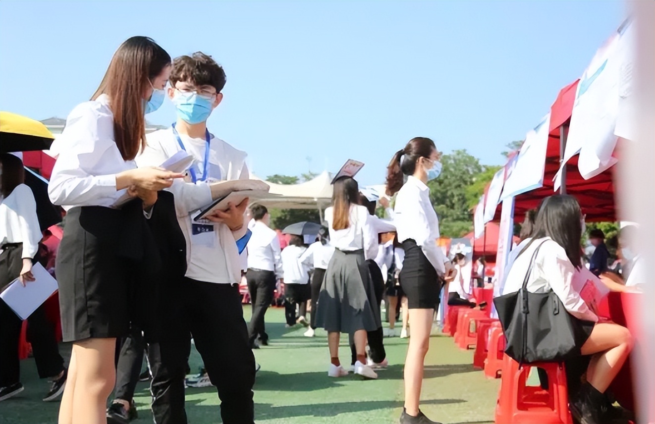 “尽量上大学时找到对象”，毕了业才领悟到，家长的忠告有多现实