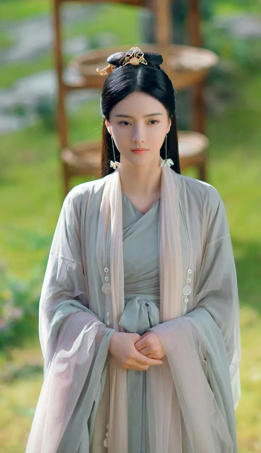 冷艳美人张芷溪