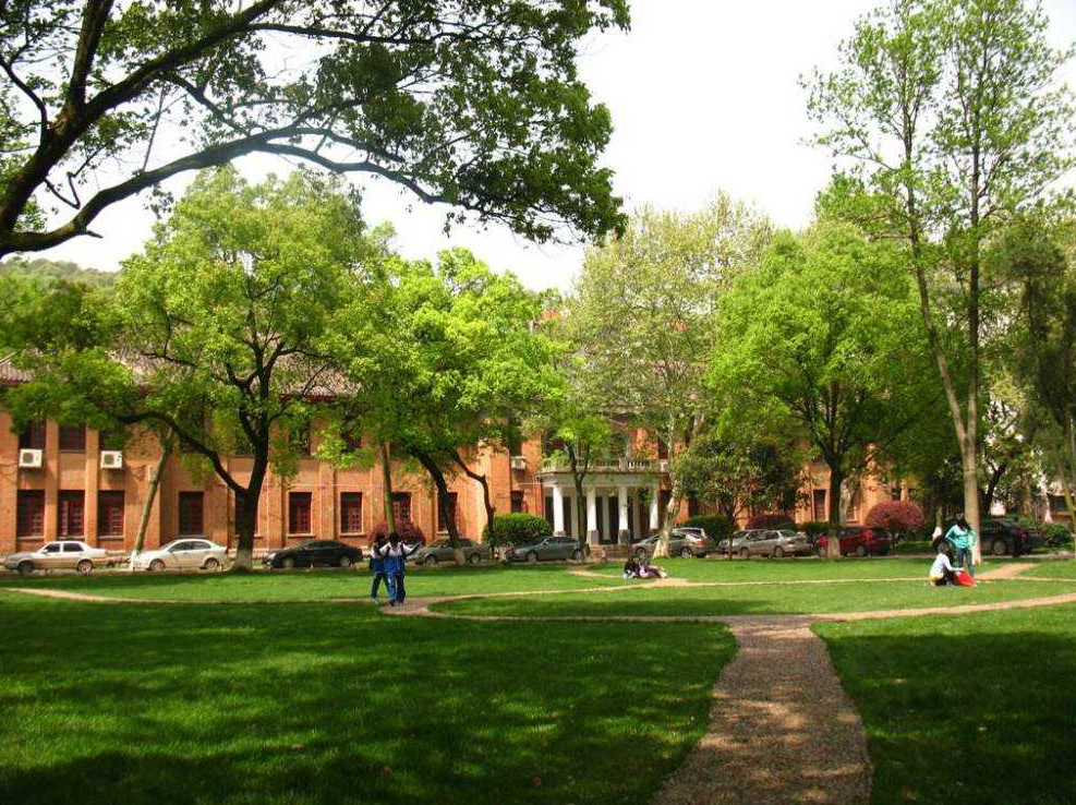 北京人民大学排名（国内大学排名前30）