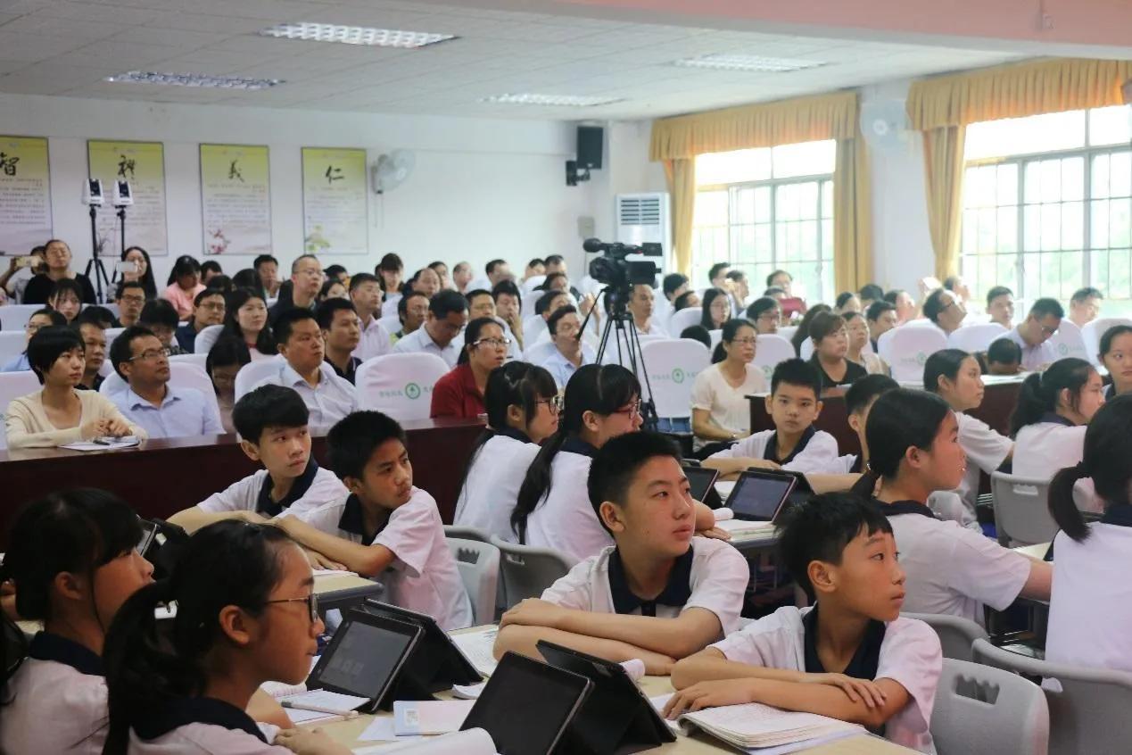 优秀班主任：必须转变班级管理和学生教育的核心理念