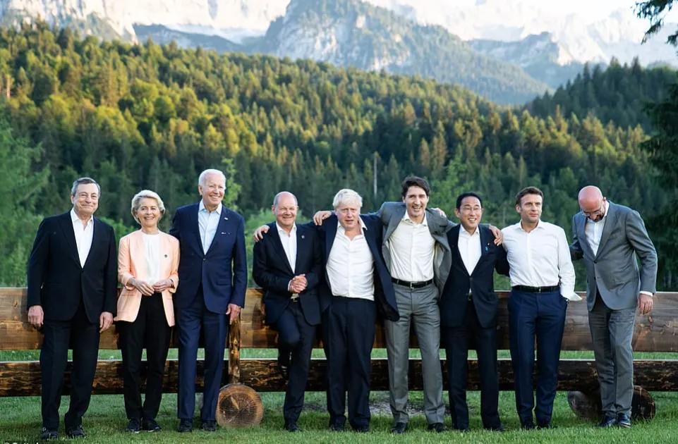 G7領袖公然嘲笑普京：我們要脫掉上衣吧，赤裸上身騎馬的那種