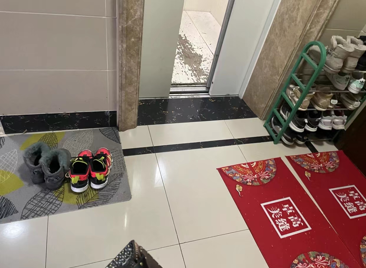创意电梯门装修，展现中国好邻居风采