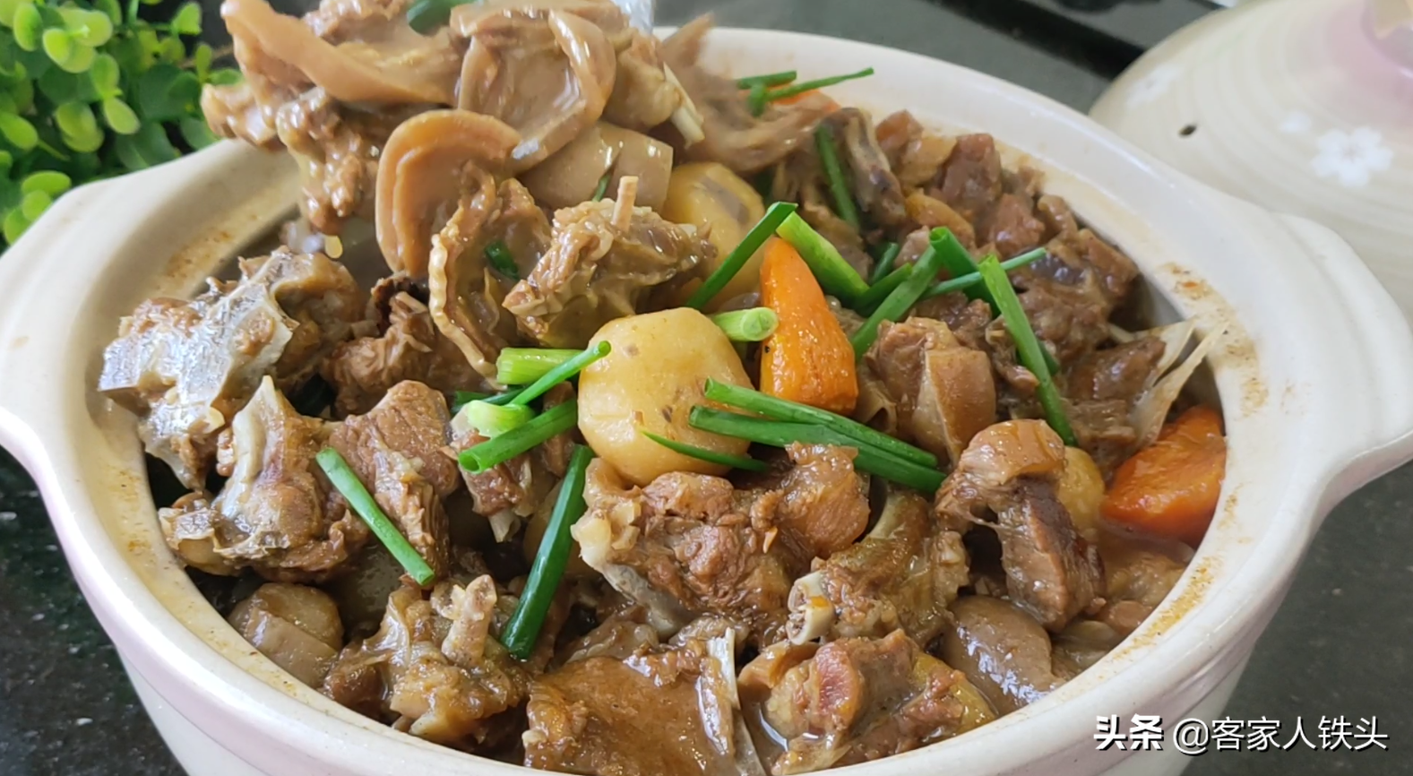 广式羊肉煲正宗做法，掌握好关键一步，皮爽肉香味美，越吃越过瘾